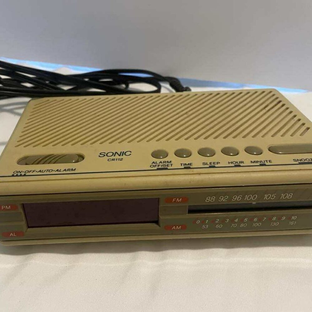 Vintage Sonic AM/FM Radio/Alarm Clock